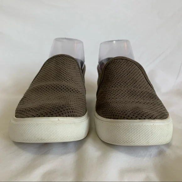 Steve Madden Zarayy Slip-On Sneakers Perforated, size 6, dark gray w/ olive tone - Picture 11 of 16